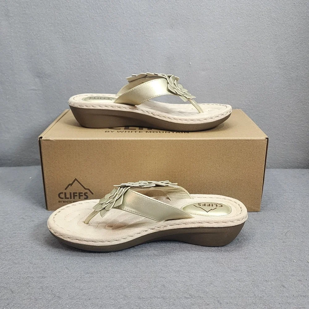 Cliffs by White Mountain Content Sandal Gold Floral Wedge Womens‎ 6M NEW